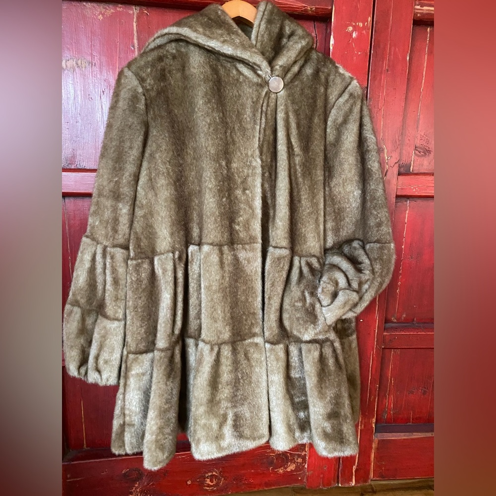 Jones of New stork tan faux fur coat size XL